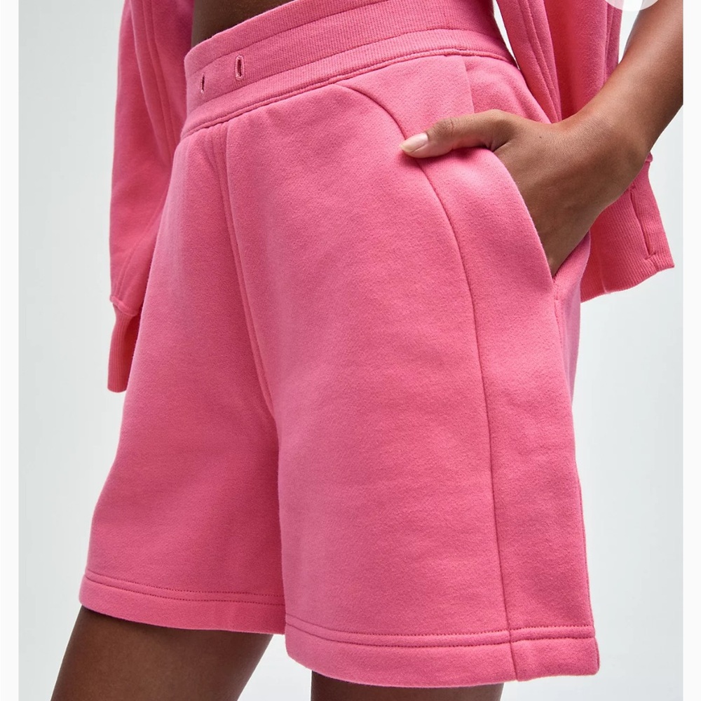 NWT 🌟 Lululemon Scuba High-Rise Short 5" Size 6 Sakura Pink